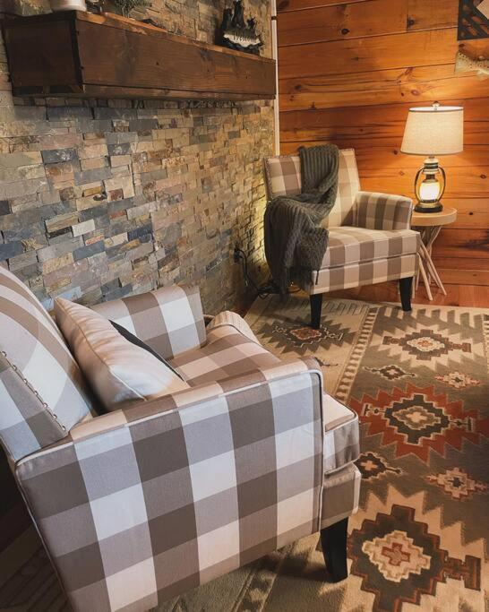 Cozy Creekside Cabin Waynesville Exterior foto