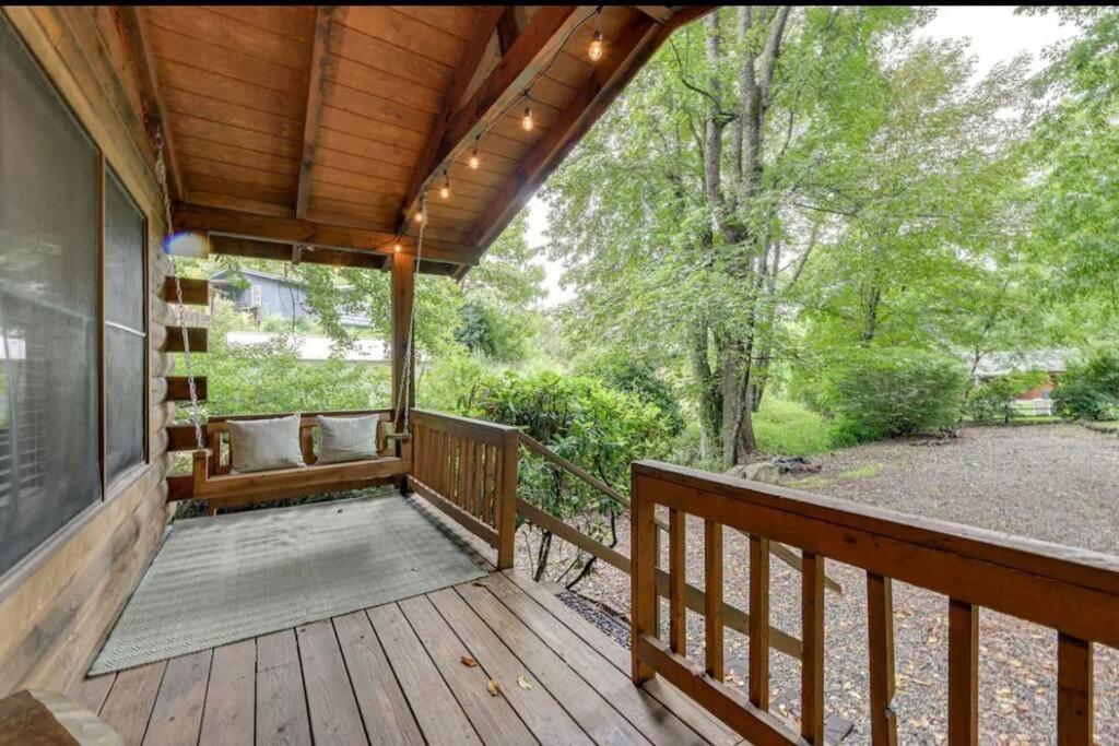 Cozy Creekside Cabin Waynesville Exterior foto