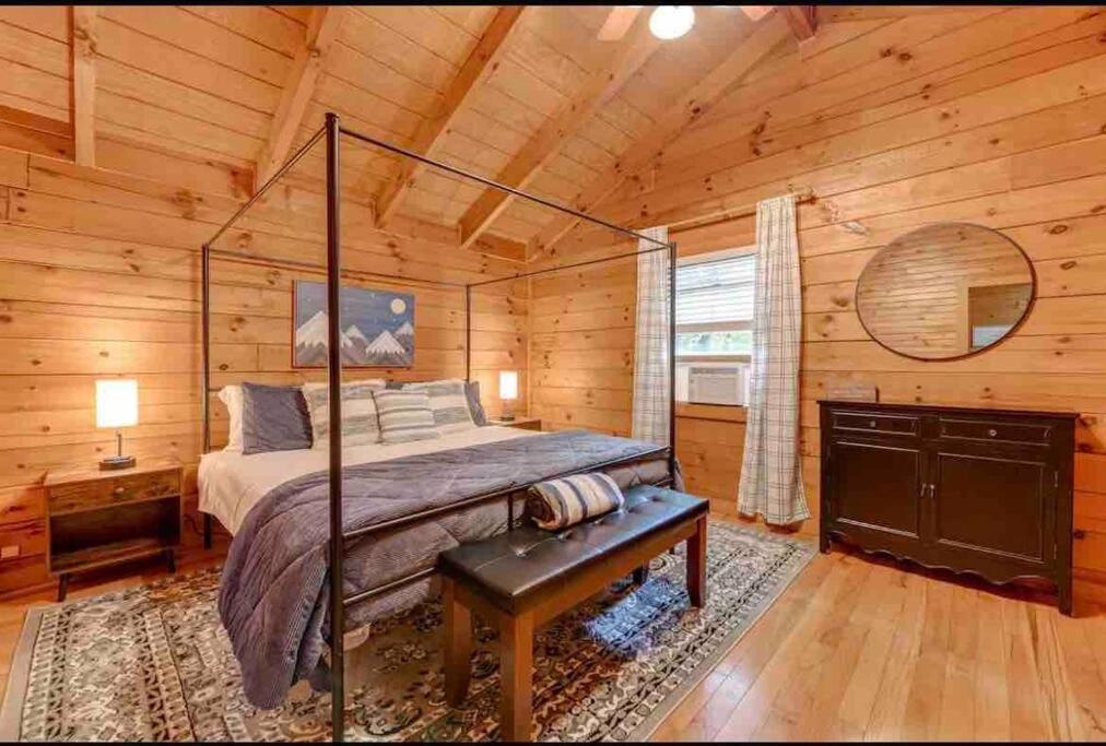 Cozy Creekside Cabin Waynesville Exterior foto