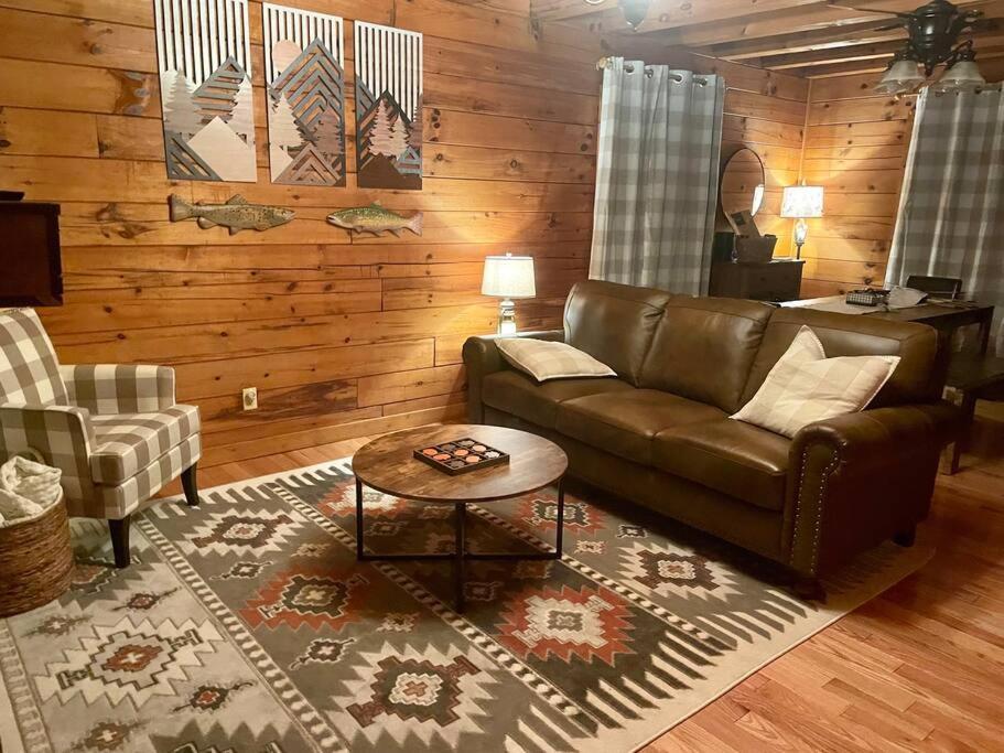 Cozy Creekside Cabin Waynesville Exterior foto
