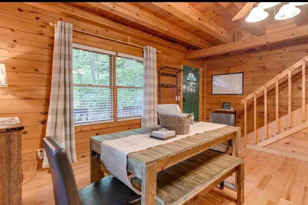 Cozy Creekside Cabin Waynesville Exterior foto