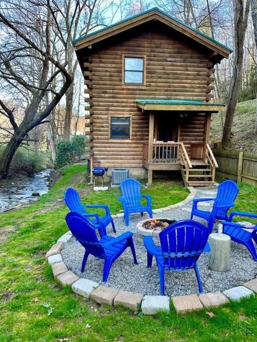 Cozy Creekside Cabin Waynesville Exterior foto
