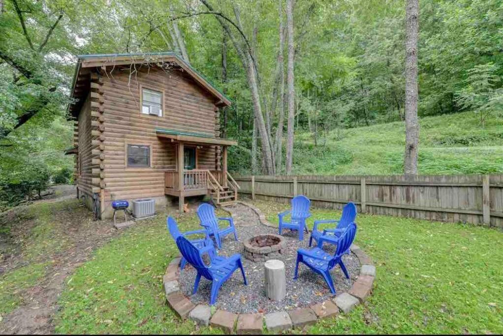 Cozy Creekside Cabin Waynesville Exterior foto
