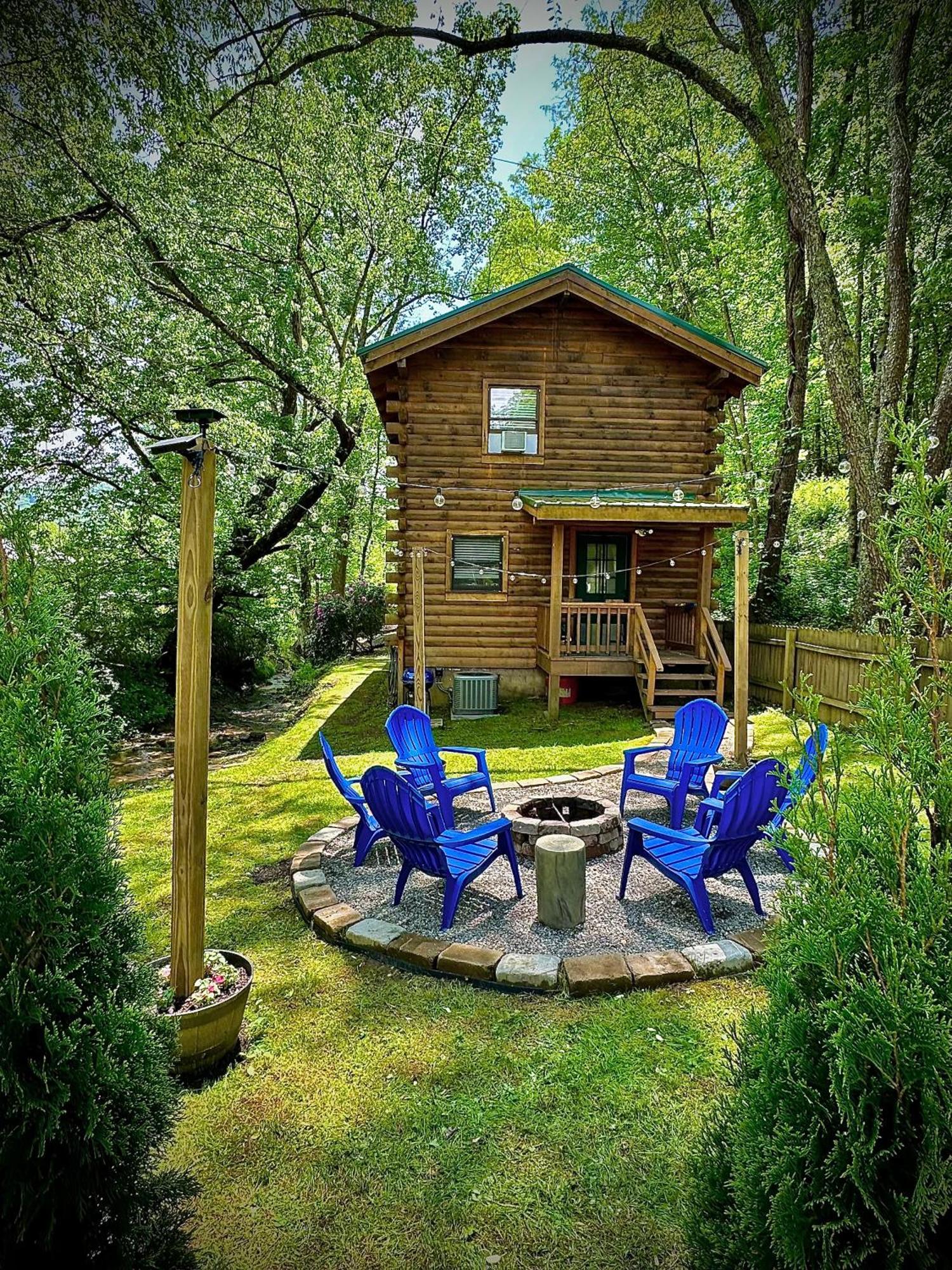 Cozy Creekside Cabin Waynesville Exterior foto